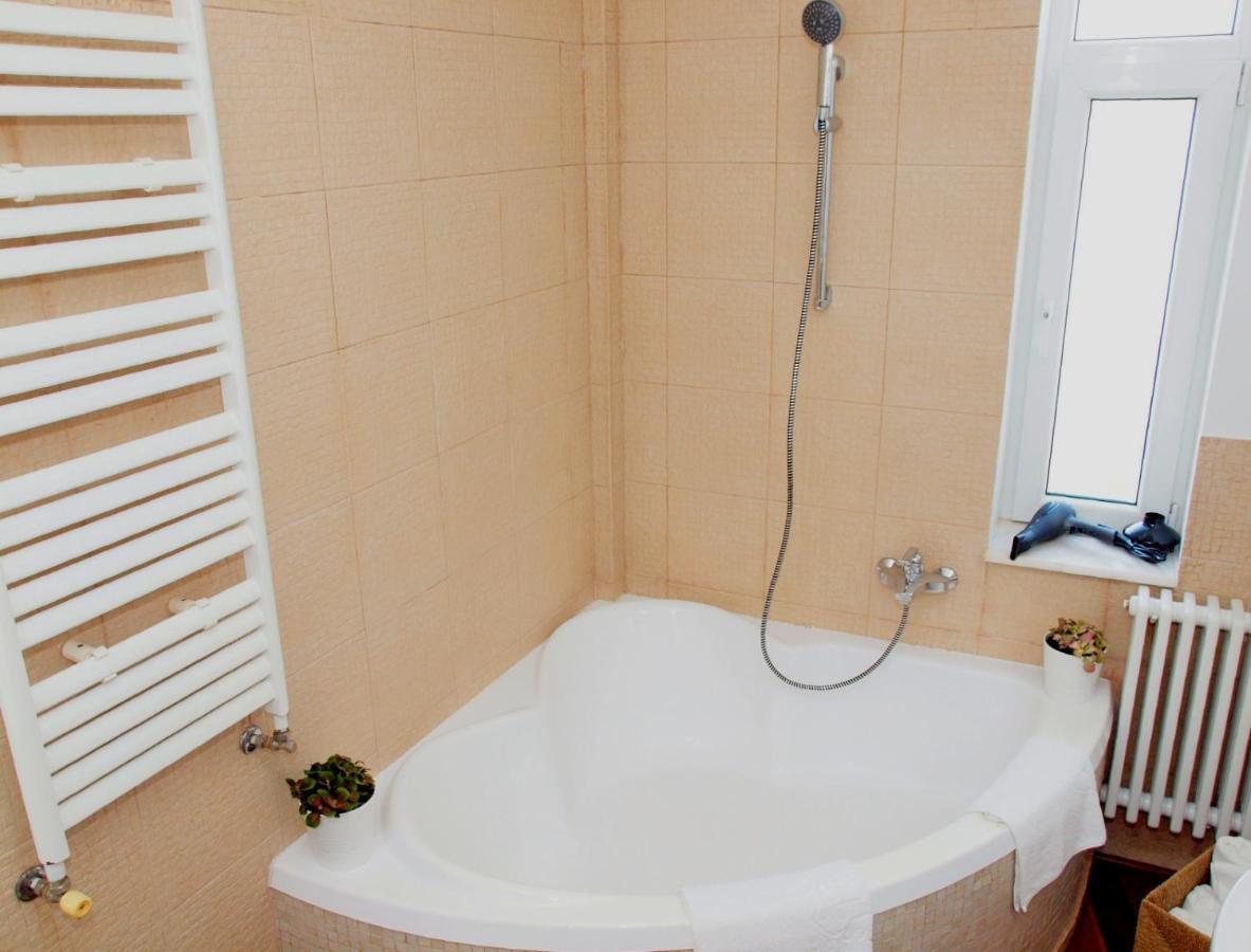 Sweet Dreams Suites Cismigiu Gardens Bukarest Exterior foto
